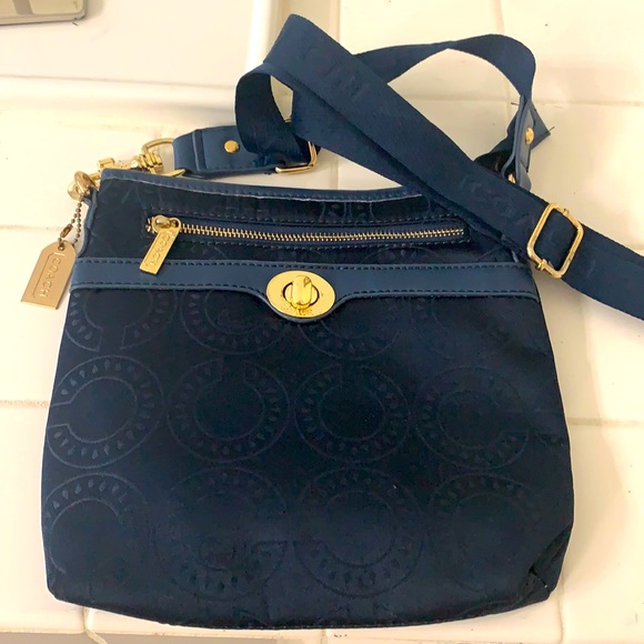 Handbags - Navy Crossbody FINAL REDUCTION